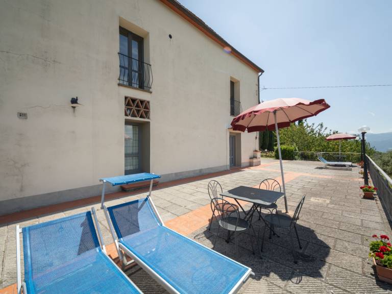 Holiday apartment with patio, pool & grill | Nature view — photo 4