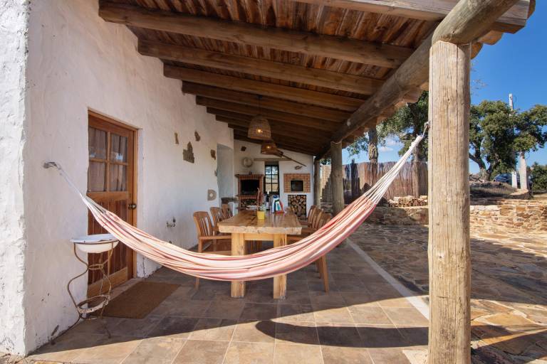 Family-friendly beautiful vacation home with fast internet, yard & private pool | Mountain view | Good for workation | Pet-friendly — photo 4