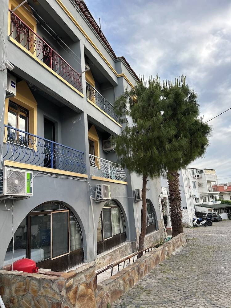 Bed & Breakfast  Çeşme