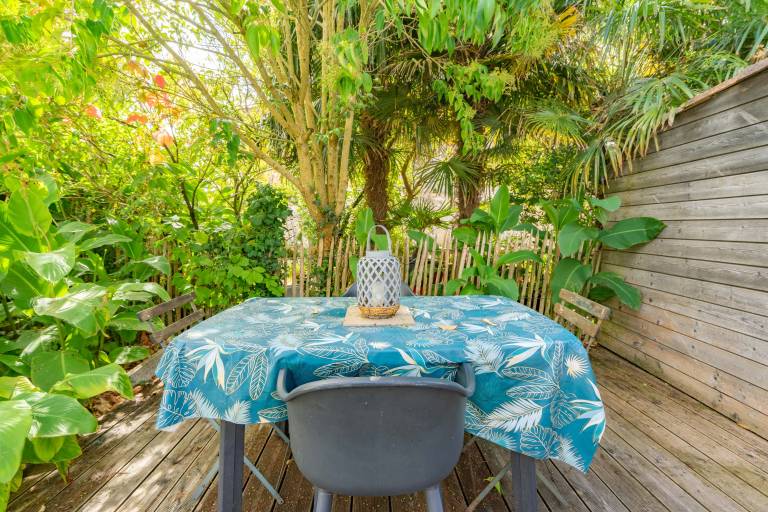 House with garden & grill | Garden view in Rochefort