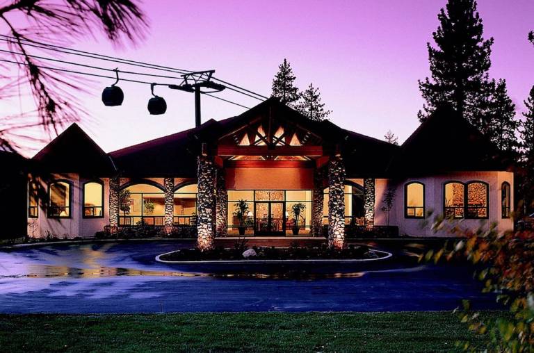 Resort Stateline