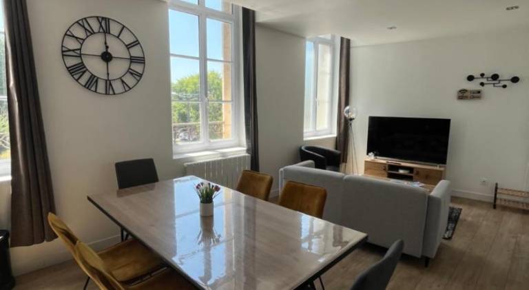 Rental apartment with 2 rooms for 5 persons in Calais