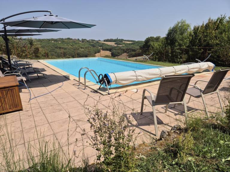 Gite with private pool, BBQ & patio — photo 3