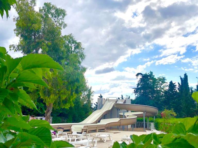 Mobile home with terrace & pool — photo 3