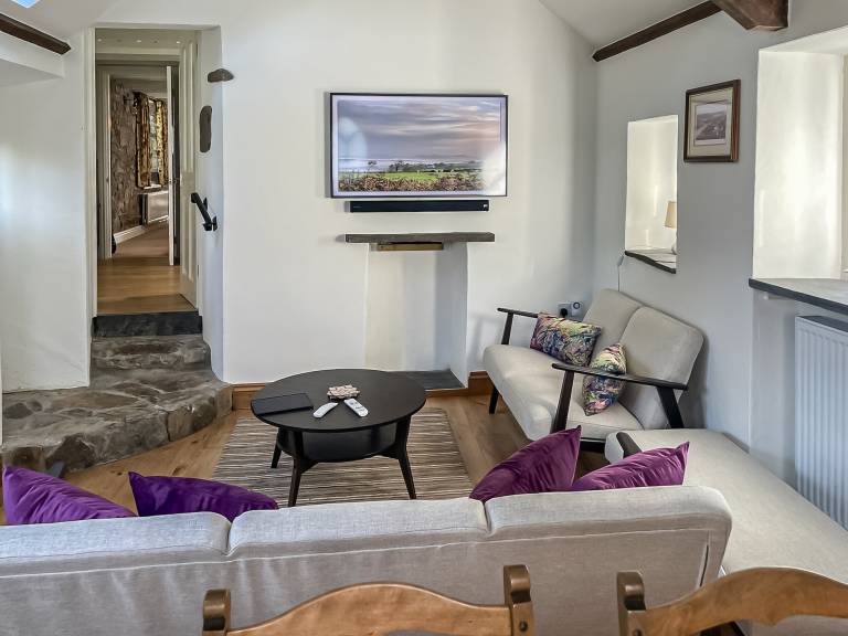 Children-friendly charming cottage with garden & grill | River view | Pets allowed — photo 5