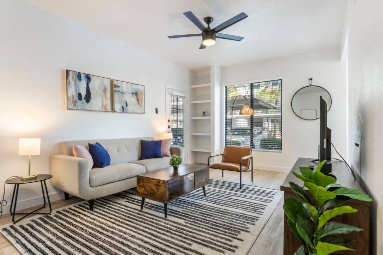 2BR CozySuites at Kierland Commons with pool 02