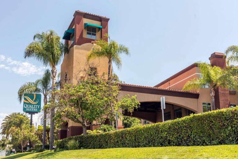Ramada Suites by Wyndham San Diego Hotel Circle Area