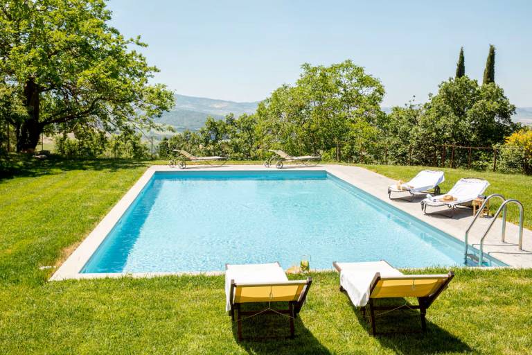 Family-oriented villa with yard, patio & barbecue | Dogs allowed in Pienza