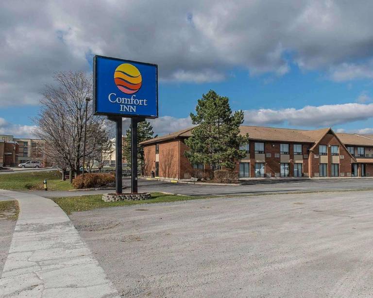 Comfort Inn Hwy. 401 in Kingston, ON