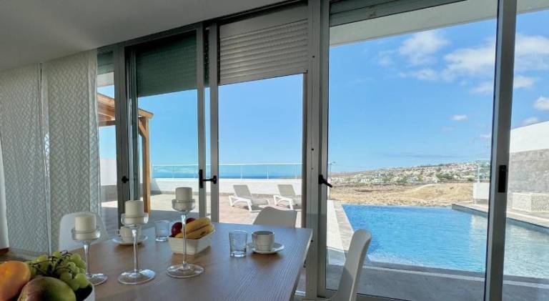Villa with private pool, terrace & yard — photo 4