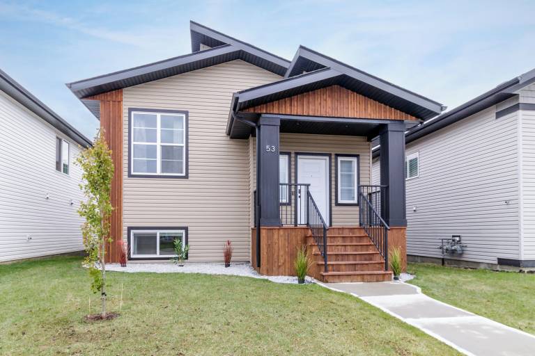 House  Sylvan Lake