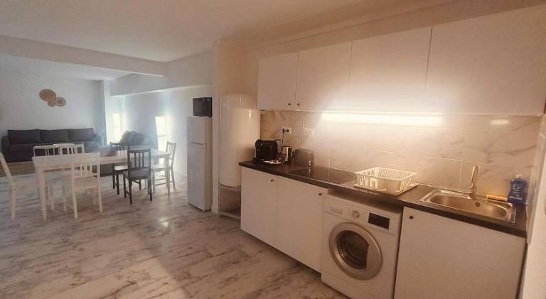 Apartment | Close to Russian Orthodox Cathedral | Pet-friendly — photo 4