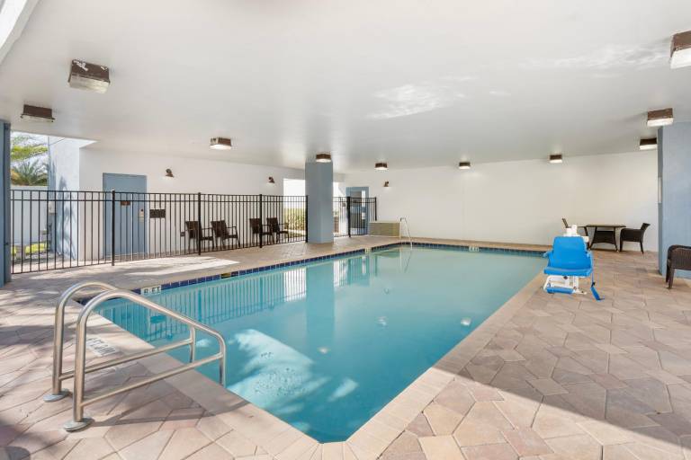 Comfort Suites West Jacksonville — photo 4