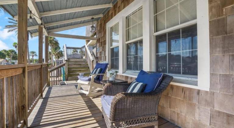 Be A Nomad - Historic 6BR Cottage Steps to Jacksonville Beach Sleeps 12 — photo 5
