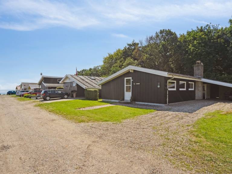 Family-friendly charming vacation home with barbeque & terrace | Next to the beach | Pets allowed — photo 5