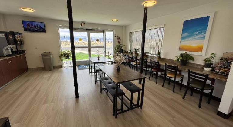 Days Inn by Wyndham Ridgecrest near China Lake Naval Station — photo 4