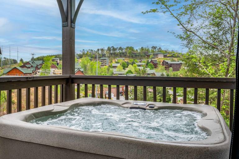 Child-friendly nice vacation home with pool & barbecue | Dogs allowed in Pigeon Forge, TN