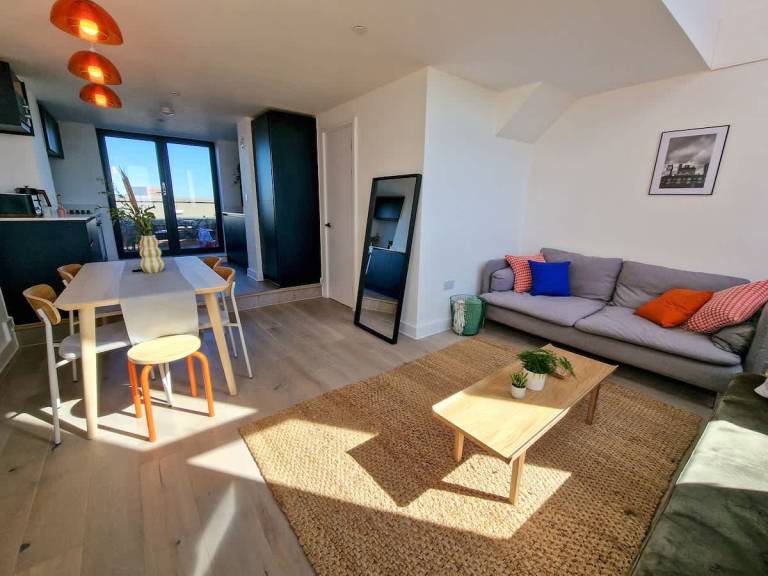 Sleeps 8 Manchester Penthouse by City SuperHost