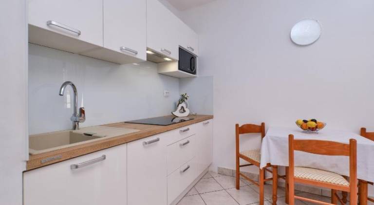 Apartment Budinic — photo 5