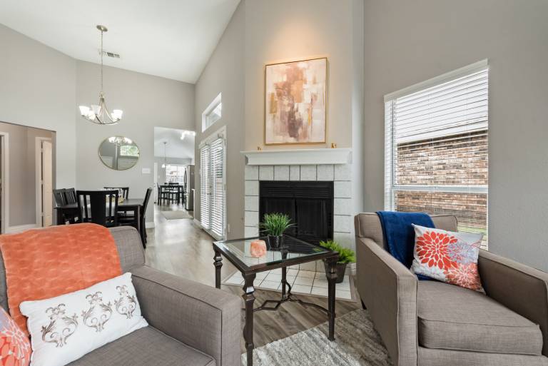Clean, Updated, Comfortable, and Quiet Space! — photo 5