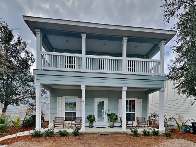 House  Carillon Beach