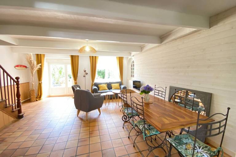 Fully equipped charming vacation home with yard & terrace | Dogs allowed — photo 2