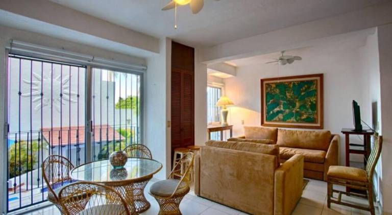 Beautiful rental apartment with pool | Next to the beach | Pets are welcome — photo 5