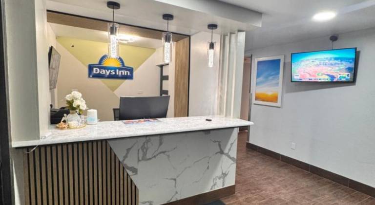 Days Inn by Wyndham Salina I-70 — photo 4