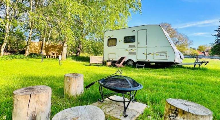 Lodge with barbeque, garden & patio | Pets are welcome in Plzen