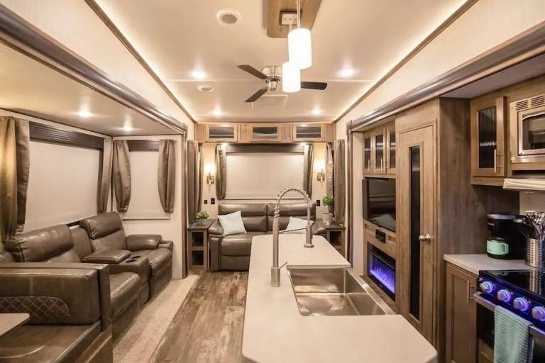 Caravan Nipomo