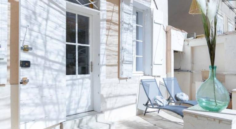 La Maison de Famille 3 chambres 8 pers Terrasse Parking Clim in Marseille