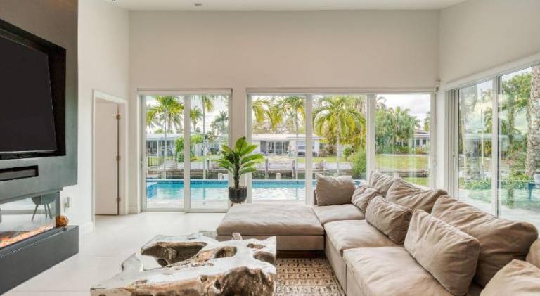 Luxury Waterfront Home w Pool Hot Tub Dock Near Las Olas Gulfstream — photo 2