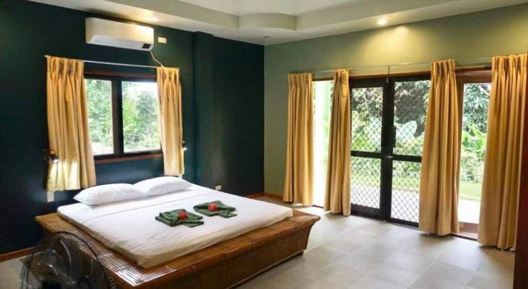 150 m&sup2; Villa