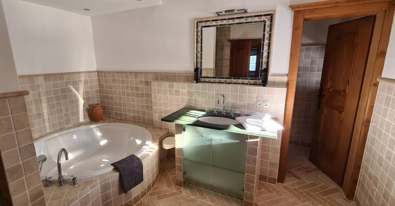 Family-friendly charming house with terrace & yard | Pets are welcome — photo 4