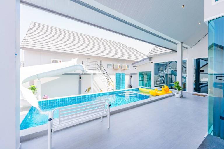 House with pool & barbecue — photo 3