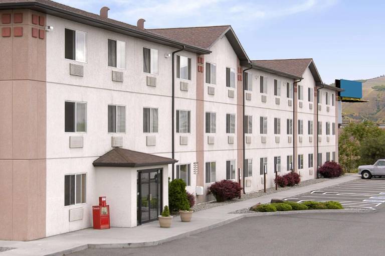 Super 8 By Wyndham The Dalles Or in The Dalles, OR