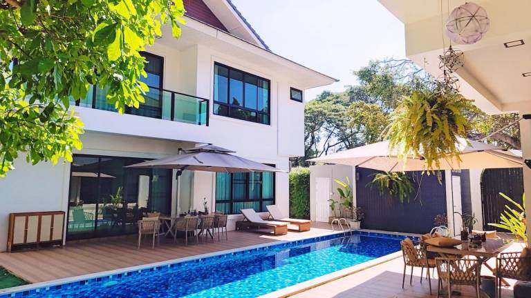 Live with Lions · Chiang Mai 4 Bedroom Pool Villa — photo 3