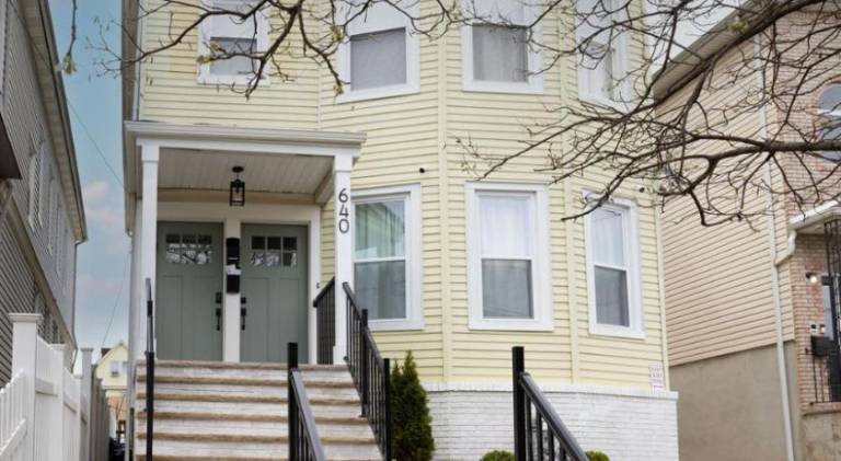 Excellence by Urooms Apartments Near NYC and Newark Airport with Parking in Elizabeth, NJ