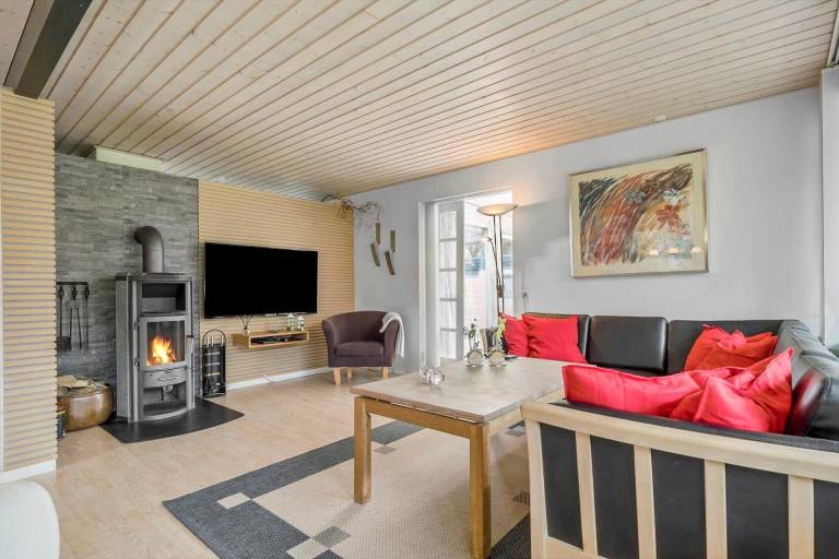 Vacation home with jacuzzi, sauna & barbecue — photo 3