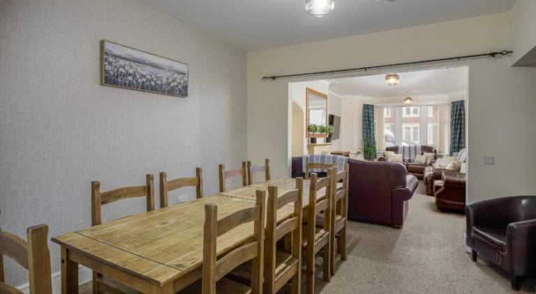 Arnside - Spacious 10-Bedroom Seaside Cottage with Hot Tub — photo 3