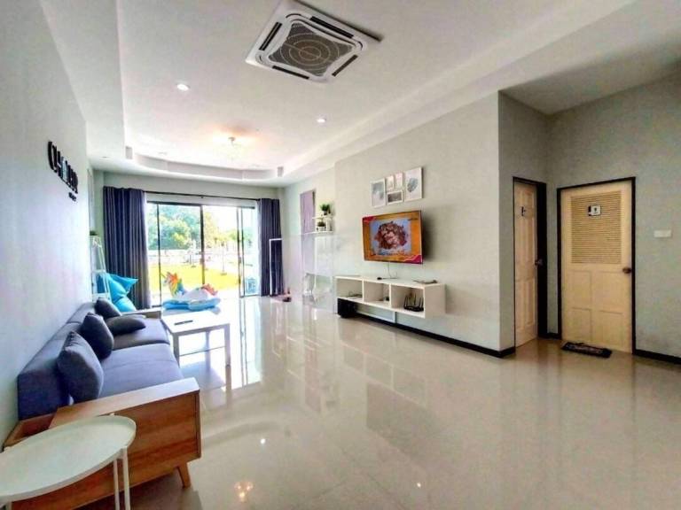 Villa with BBQ, yard & private pool — photo 2