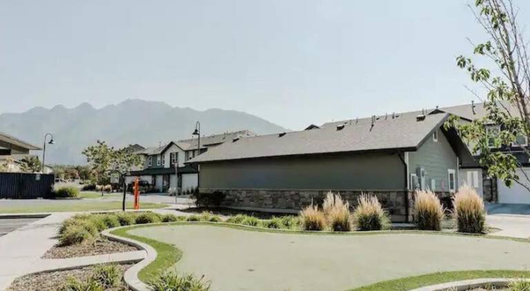 House with pool in Draper, UT