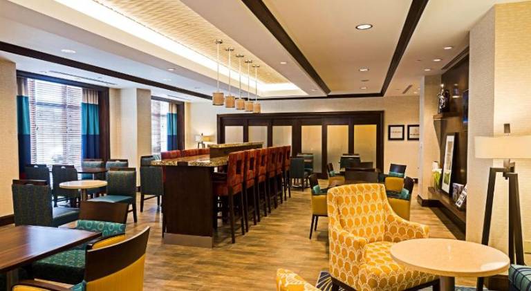 Hampton Inn by Hilton Ottawa Airport — photo 2