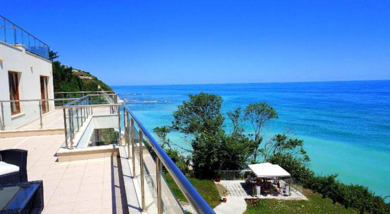 Wonderful holiday apartment with patio, yard & pool | Next to the beach | Pets allowed — photo 4