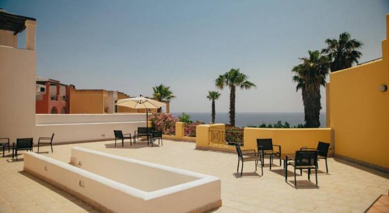 Family-oriented wonderful serviced apartment with pool, yard & terrace | Pets are welcome — photo 4