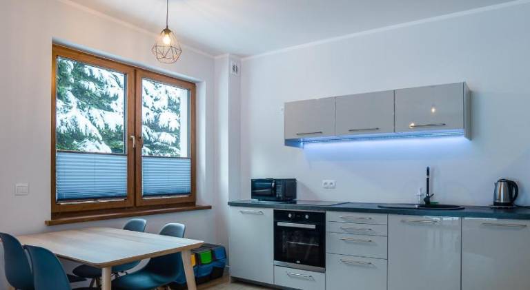 Rental apartment with patio & yard — photo 4