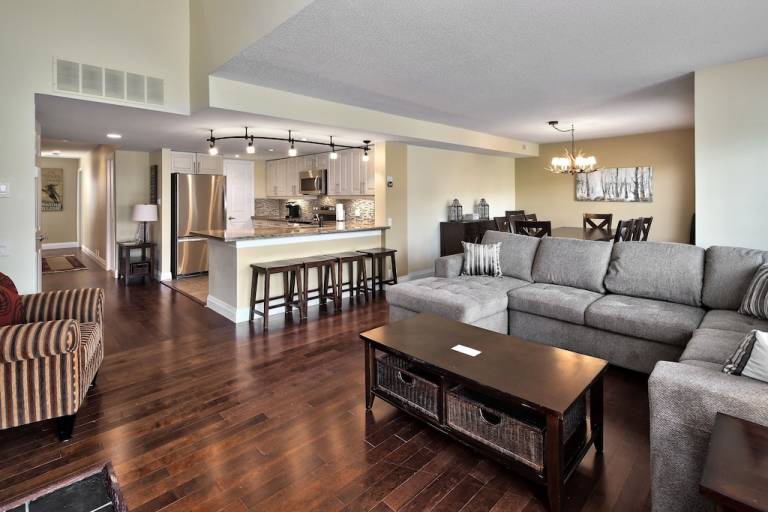 Condo  Collingwood