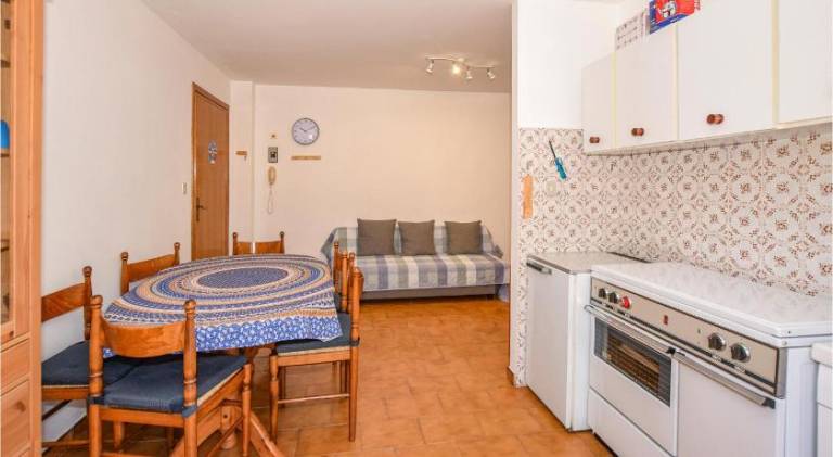 Rental apartment with barbecue & patio — photo 3
