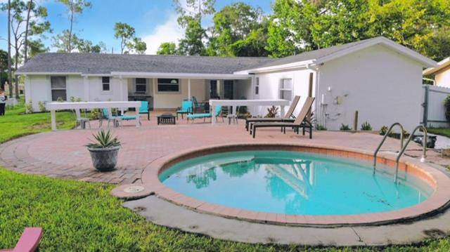 Villa with pool | Pets are welcome — photo 4