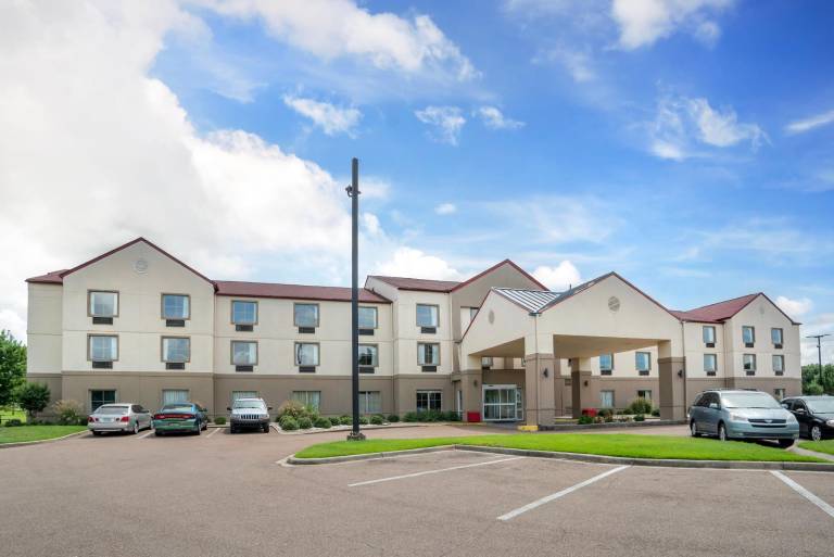 Red Roof PLUS & Suites Vicksburg in Vicksburg, MS